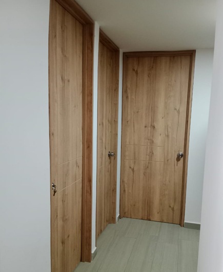 puertas en madera bogota